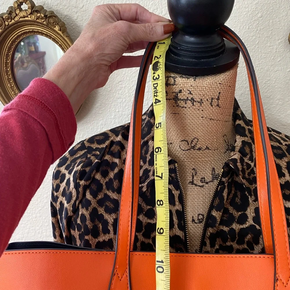 🧡Kate Spade Tote🧡 - Picture 7 of 11